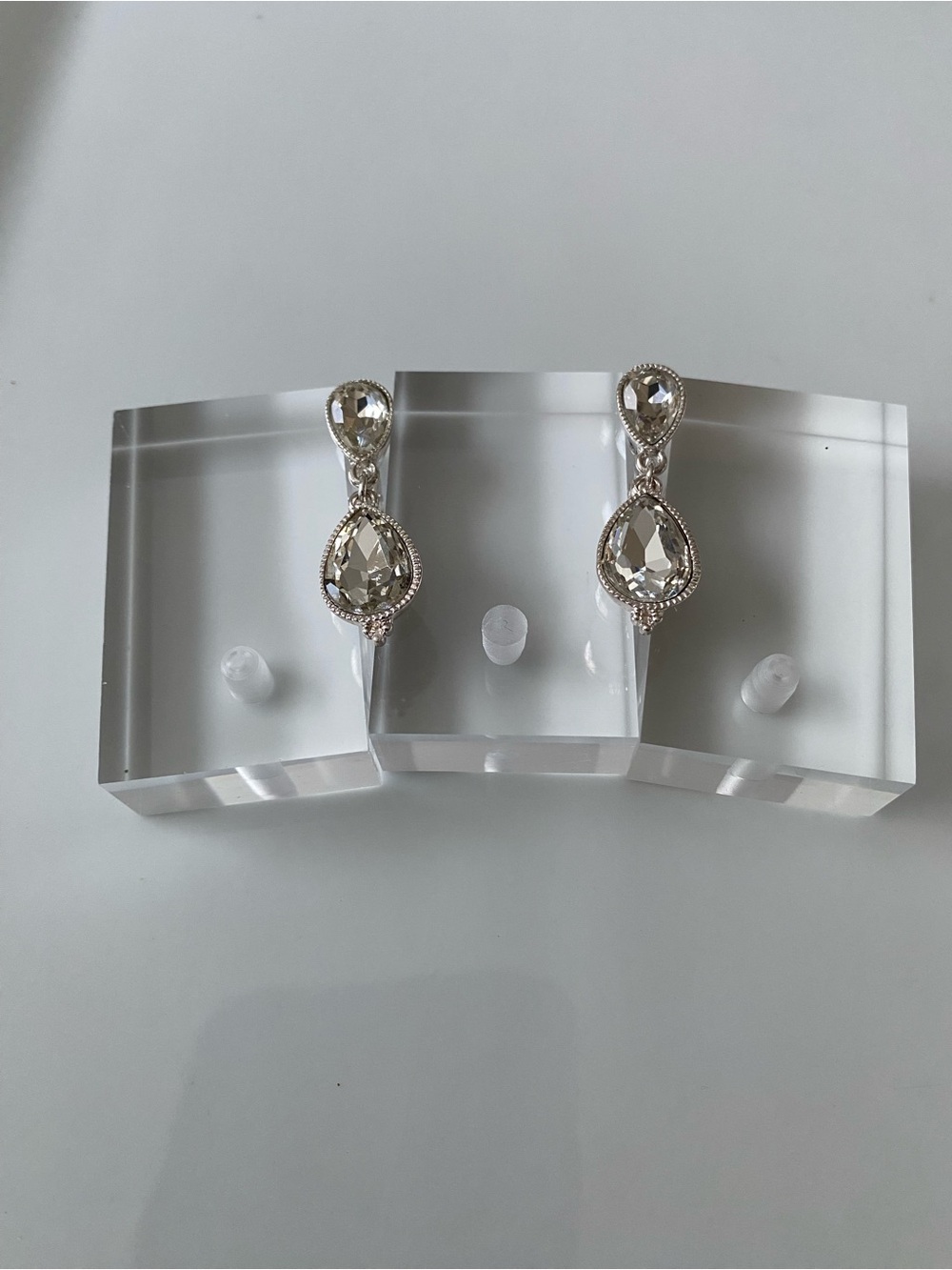 Elegant White Crystal Teardrop Drop Earrings - Women Jewelry